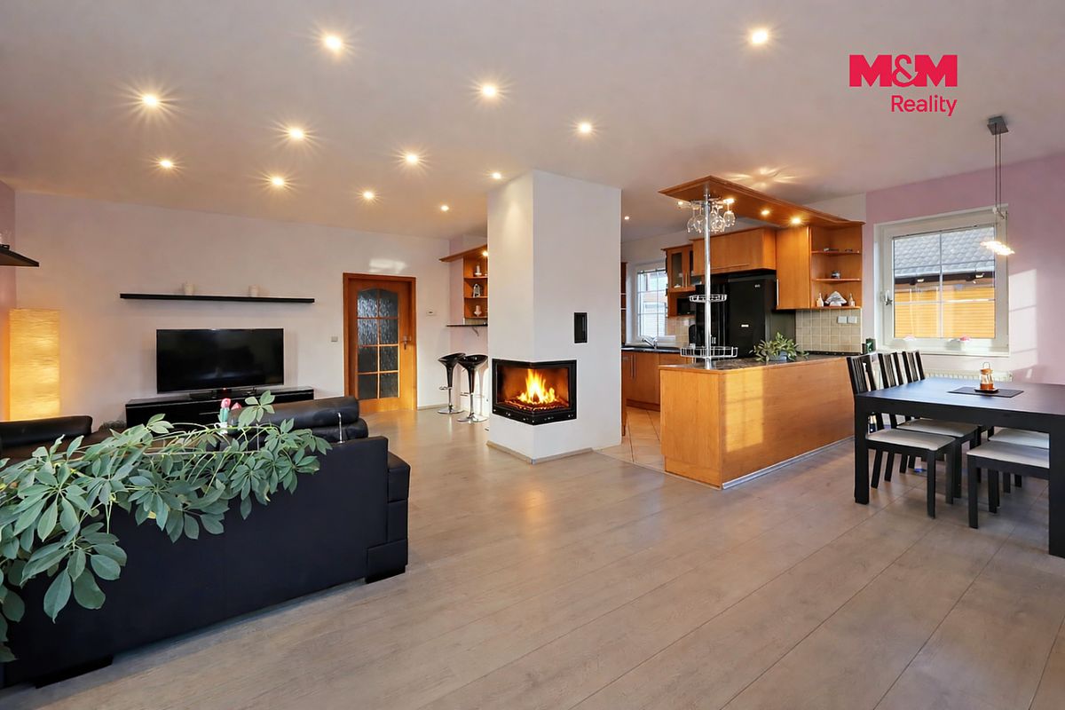 Prodej rodinného domu 165 m², pozemek 2125 m² – fotografie 4