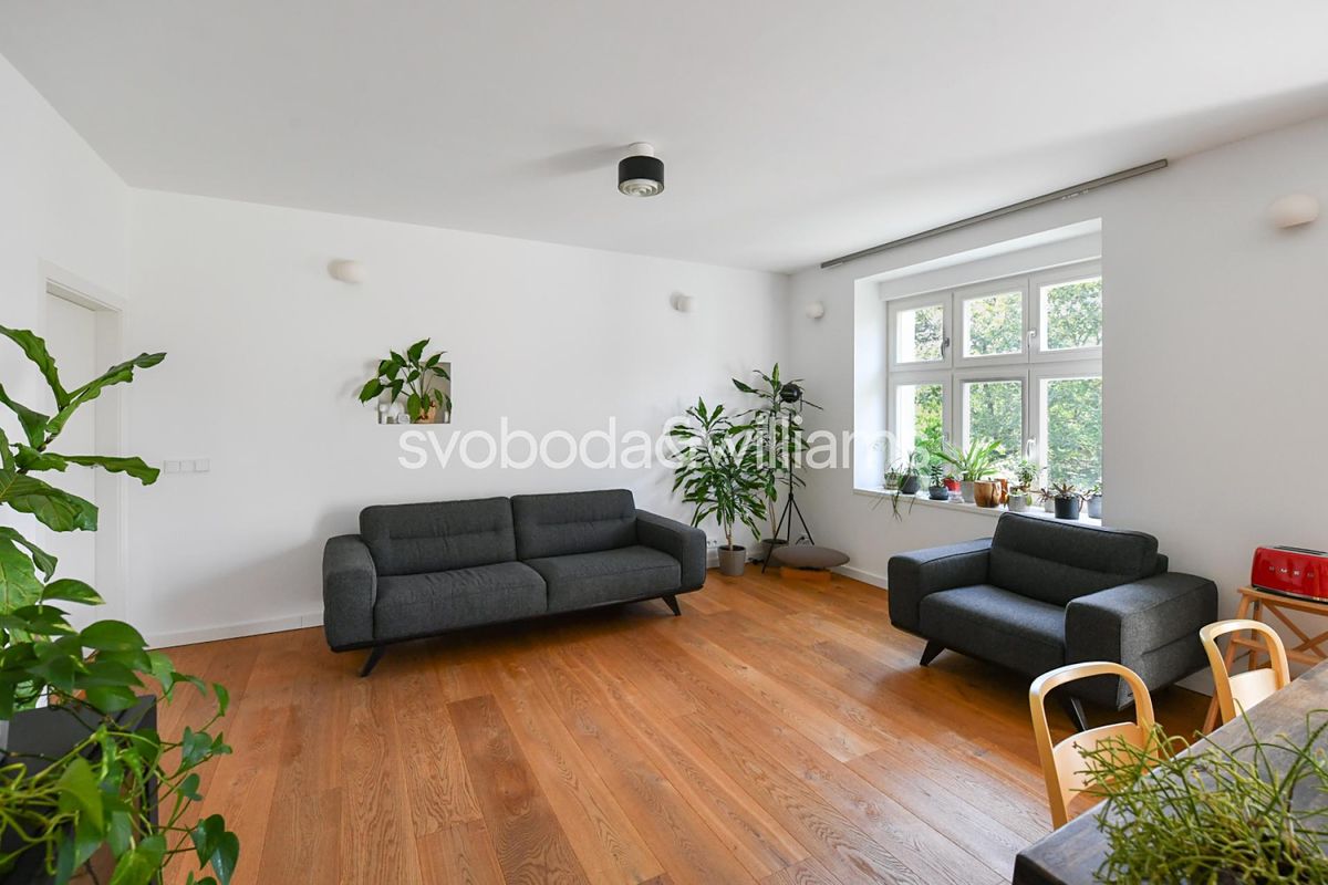 Pronájem bytu 4+kk 100 m² – fotografie 3
