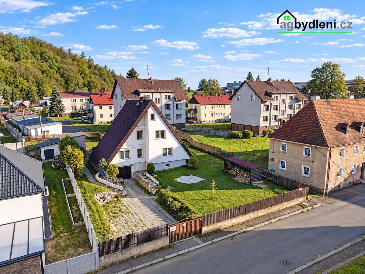 Prodej rodinného domu 282 m², pozemek 1117 m² – fotografie 3
