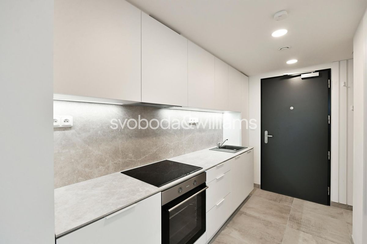 Pronájem bytu 1+kk 28 m² – fotografie 4