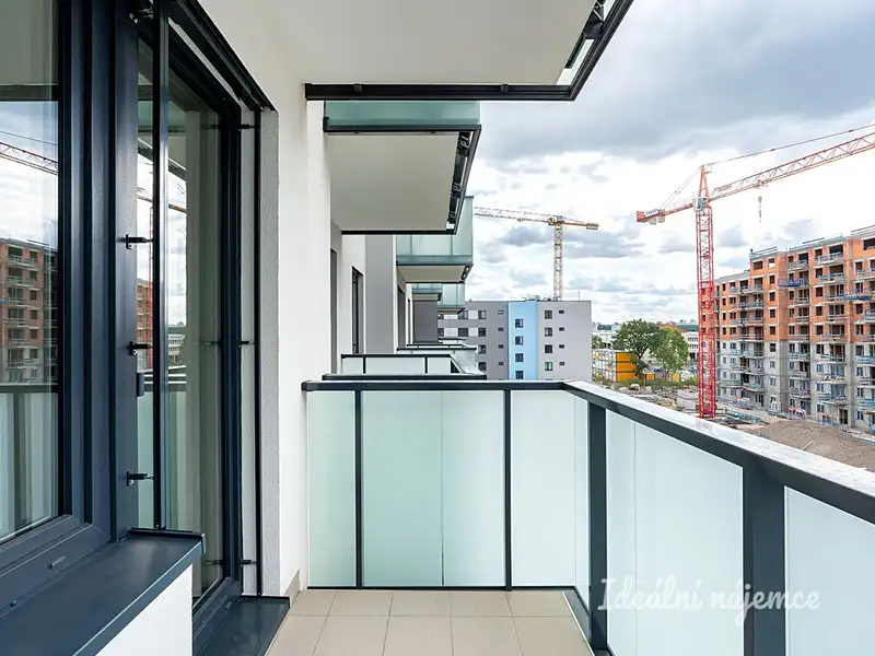 Pronájem bytu 1+kk 32 m², Praha – náhled fotky 2