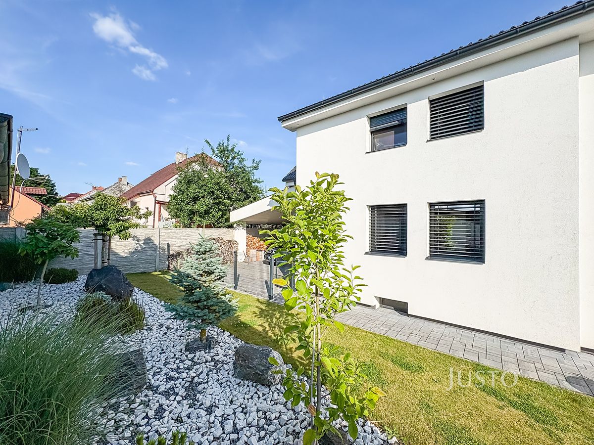 Prodej rodinného domu 213 m², pozemek 489 m² – fotografie 4