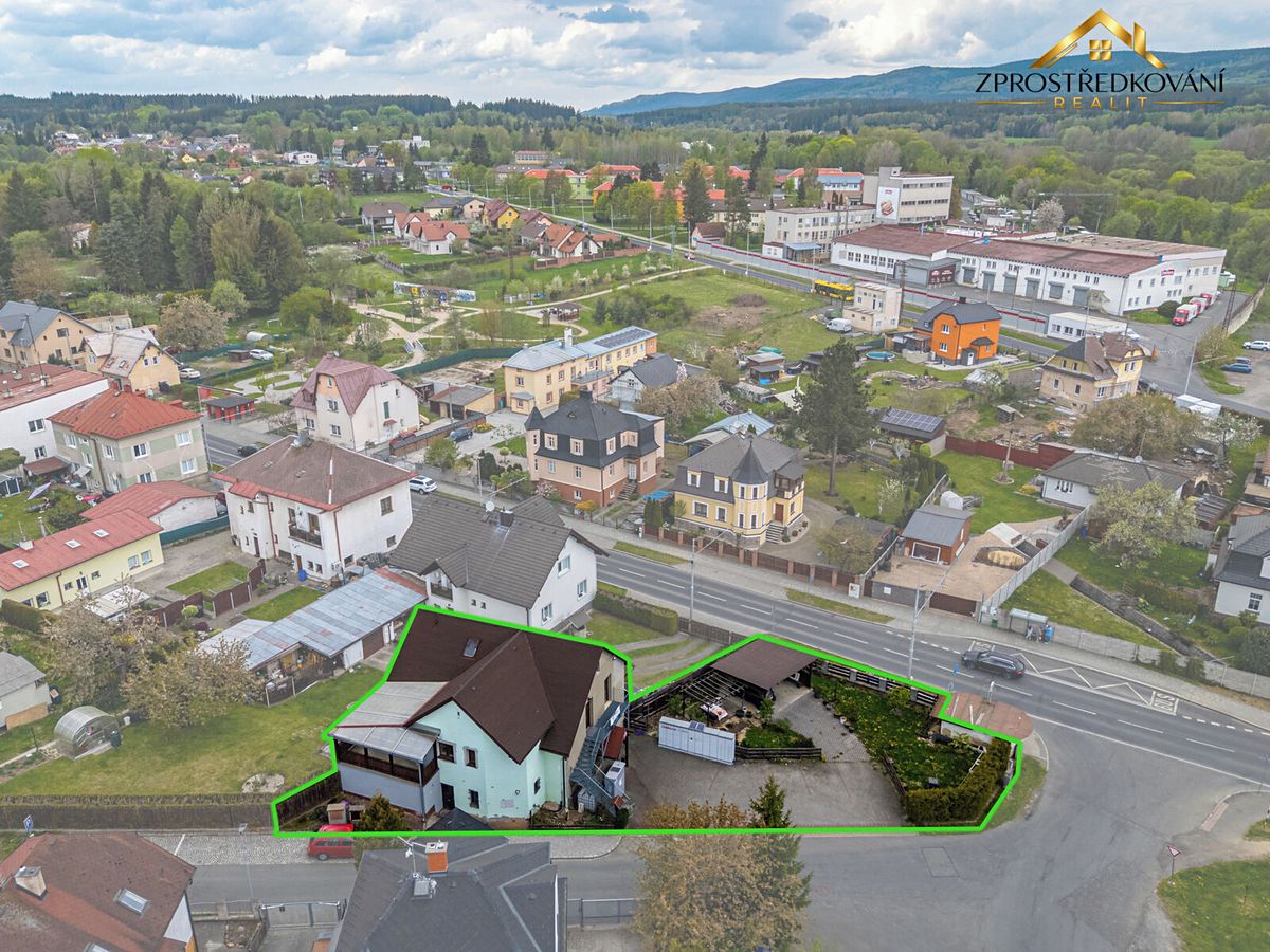 Prodej rodinného domu 229 m², pozemek 588 m² – fotografie 5
