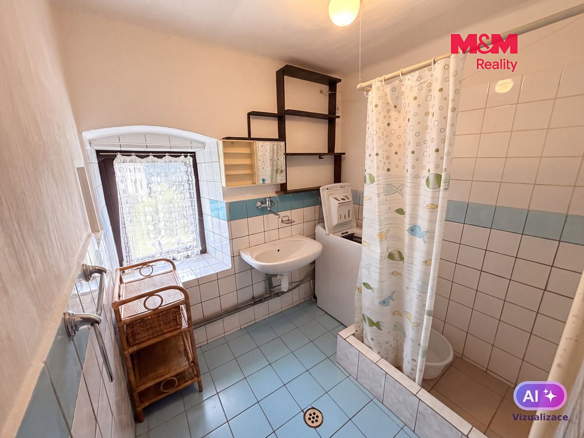 Prodej rodinného domu 230 m², pozemek 460 m² – fotografie 2