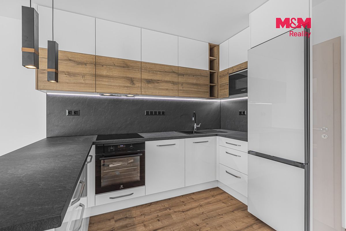 Pronájem rodinného domu 157 m², pozemek 713 m² – fotografie 2