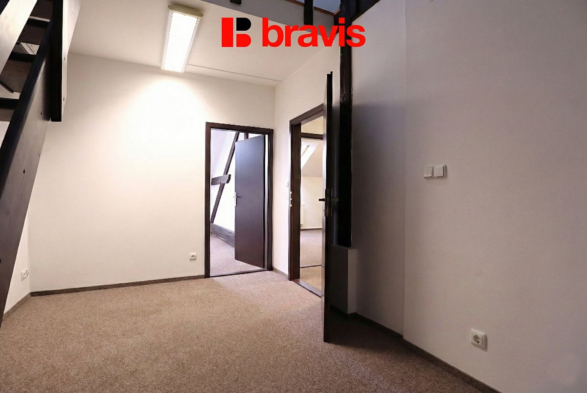 Pronájem kanceláře 120 m² – fotografie 3