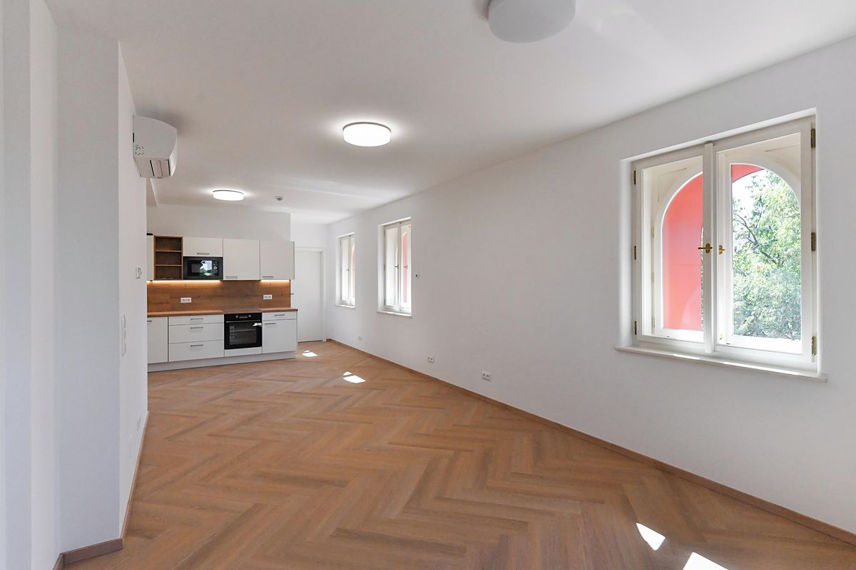 Pronájem bytu 1+kk 29 m² – fotografie 4