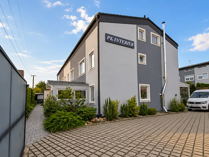 Prodej bytu 6 pokojů a více 163 m², Sulice – náhled fotky 1