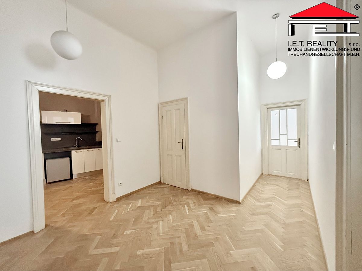 Pronájem kanceláře 120 m² – fotografie 4