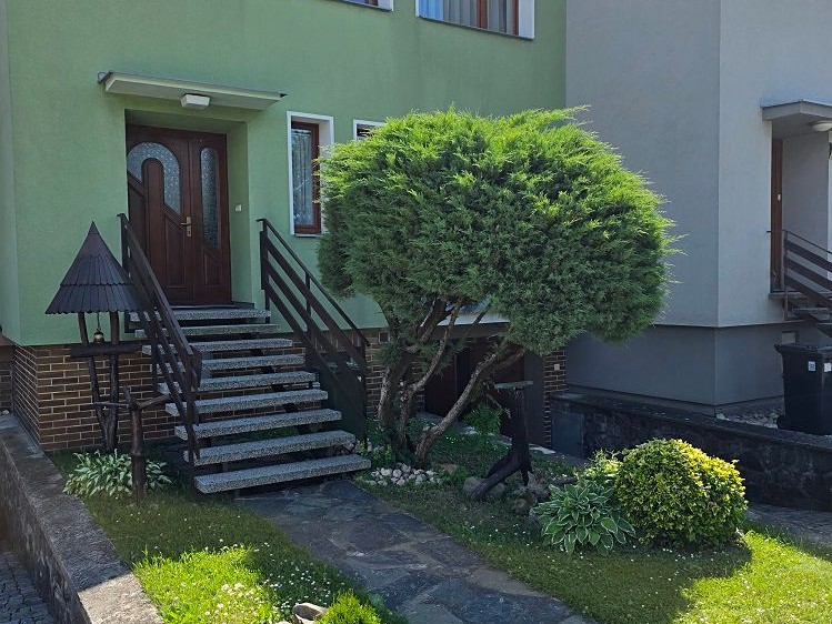 Prodej domu, 200 m² (2 z 19)