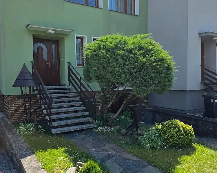 Prodej rodinného domu 200 m², pozemek 391 m², Velká Bystřice – náhled fotky 2