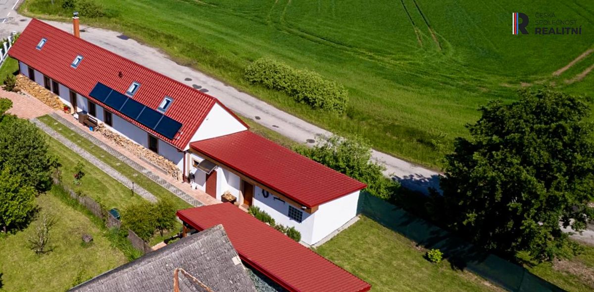 Prodej rodinného domu 212 m², pozemek 869 m²