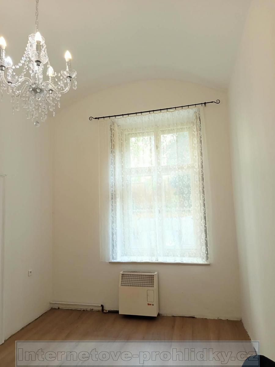 Pronájem bytu 2+kk 43 m²