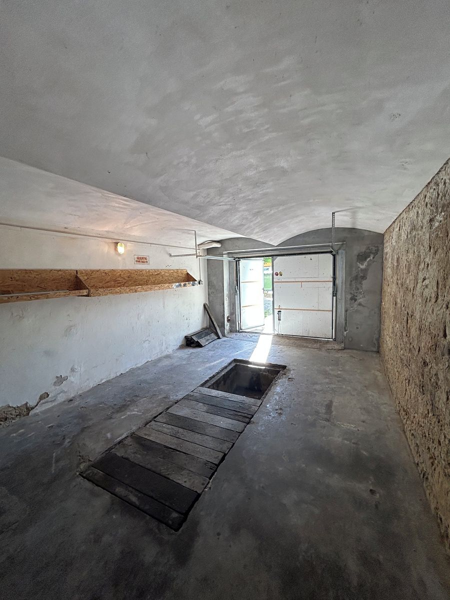 Pronájem garáže 45 m² – fotografie 4