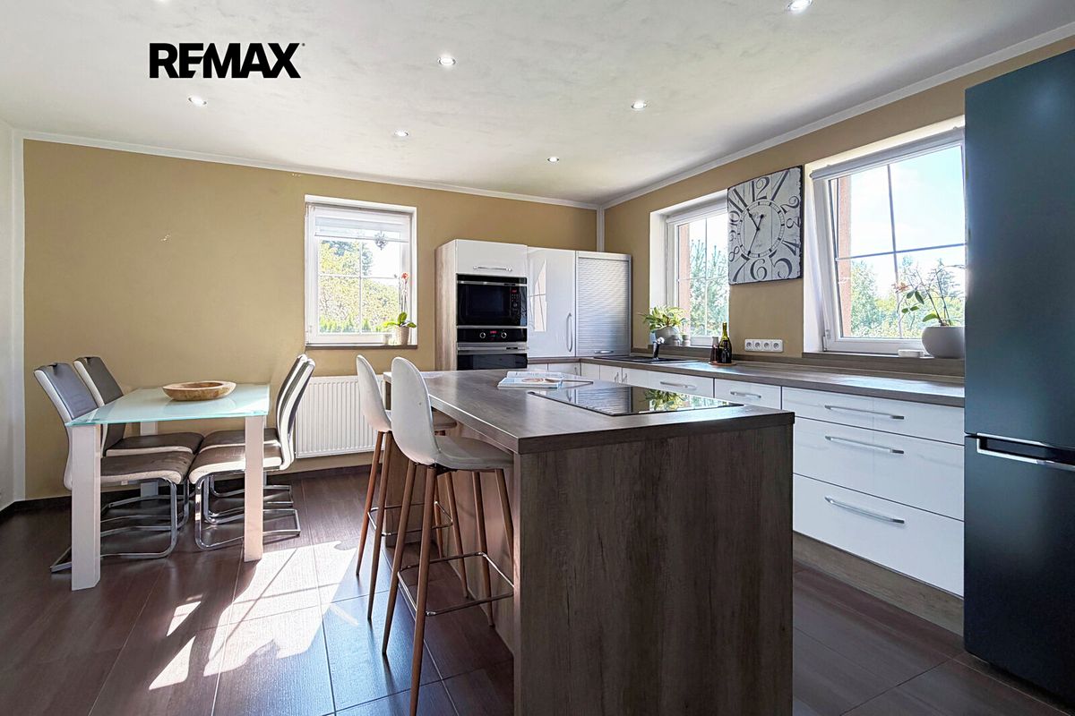Prodej rodinného domu 197 m², pozemek 3575 m² – fotografie 3
