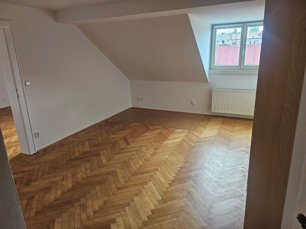 Pronájem bytu 2+1 74 m² – fotografie 2