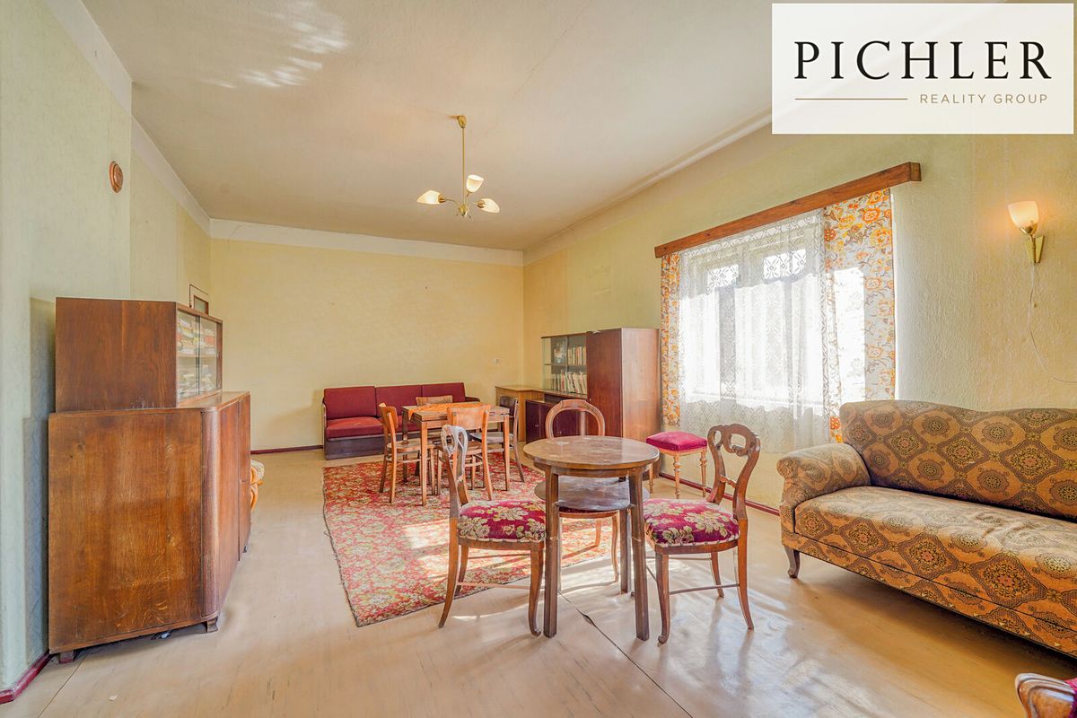 Prodej rodinného domu 265 m², pozemek 884 m² – fotografie 3