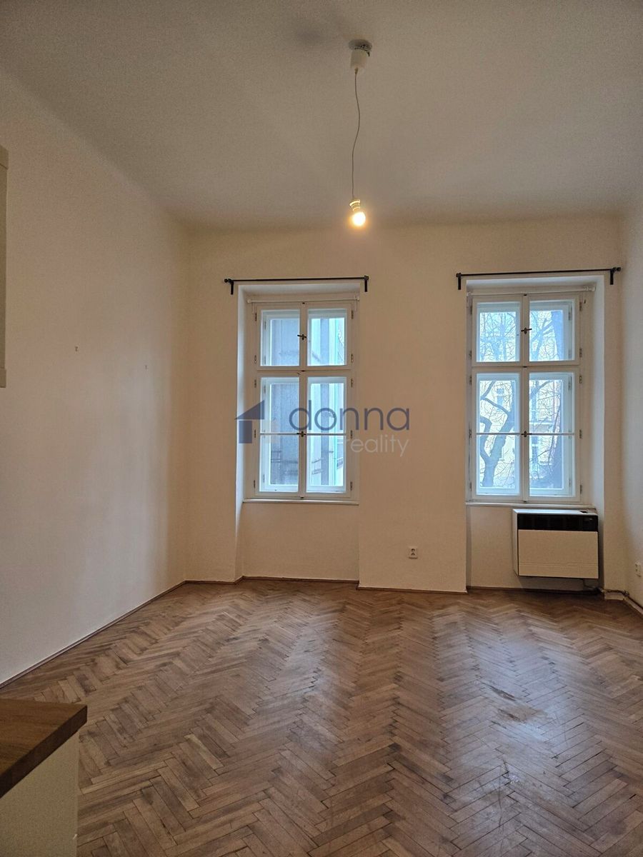 Pronájem bytu 1+kk 30 m² – fotografie 2