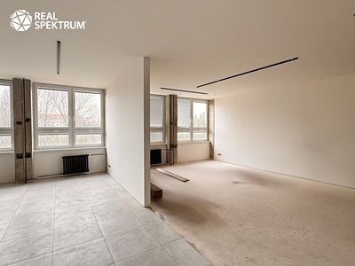 Pronájem kanceláře 473 m²