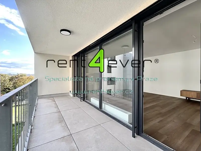 Pronájem bytu 2+kk 54 m², Praha – náhled fotky 1