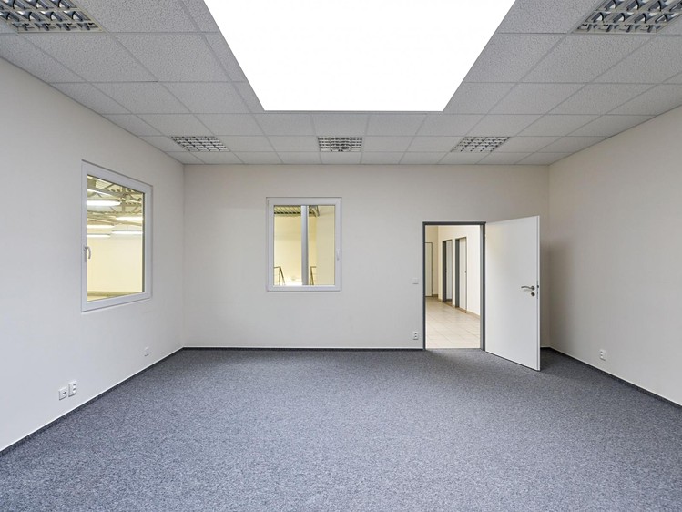 Комерційне приміщення в оренду, 1 395 м² (8 з 11)