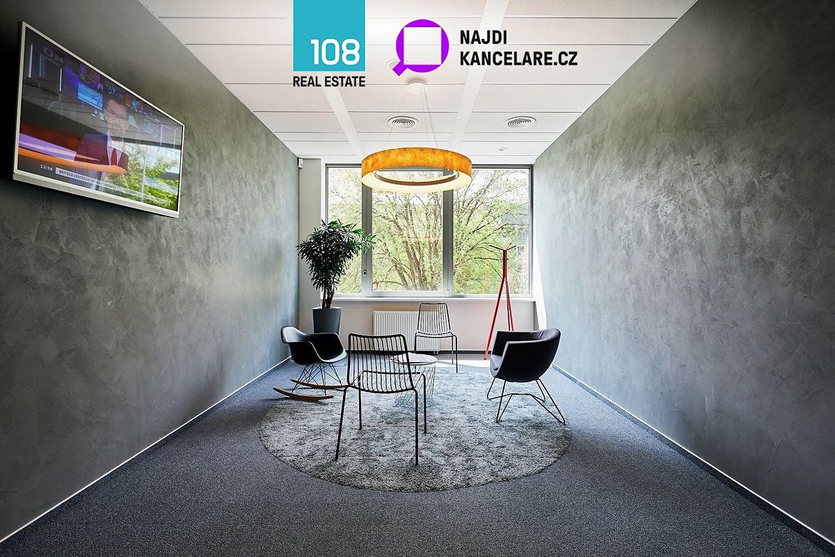 Pronájem kanceláře 1261 m² – fotografie 3