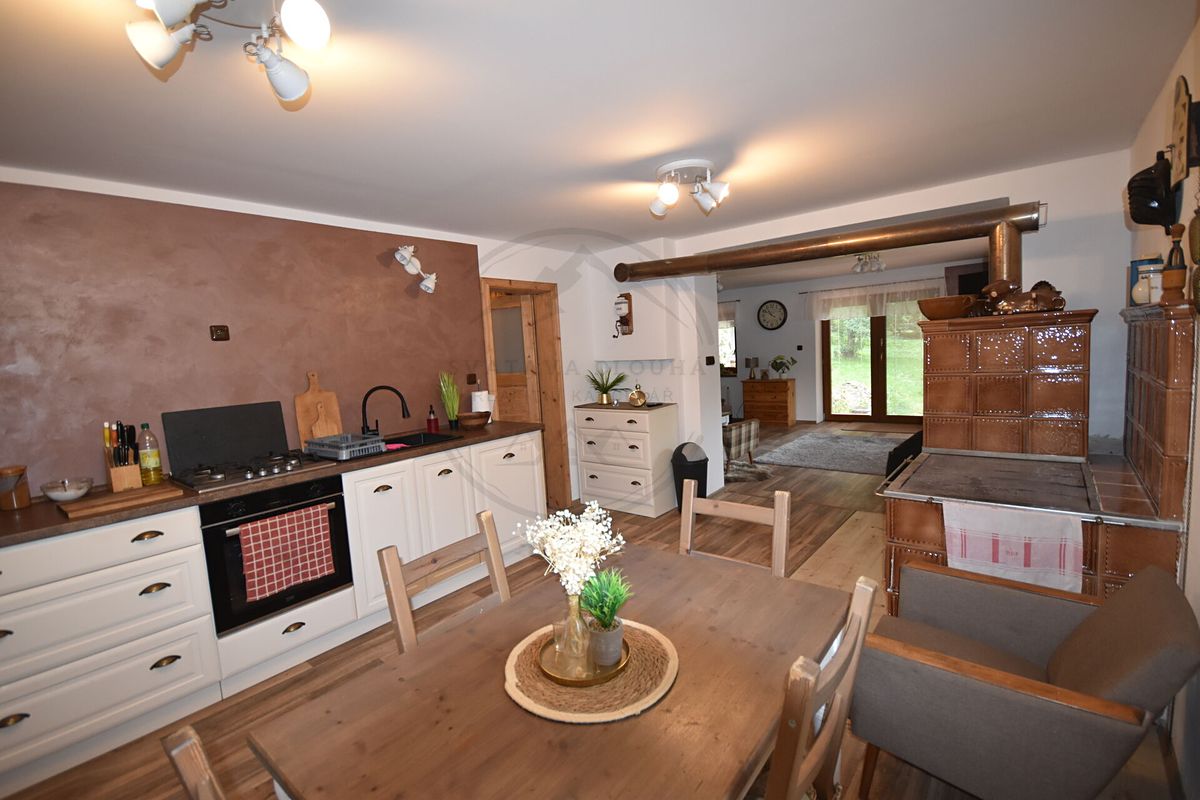 Prodej rodinného domu 150 m², pozemek 1242 m²