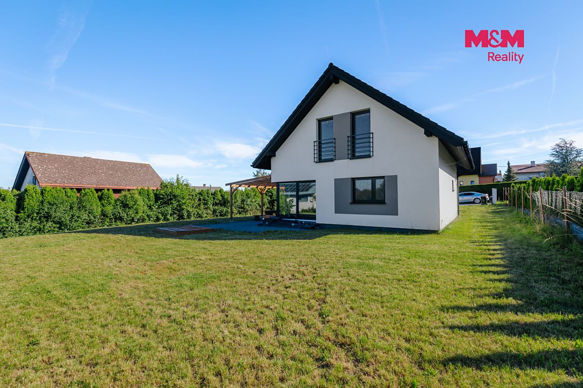 Prodej rodinného domu 143 m², pozemek 909 m² – fotografie 4