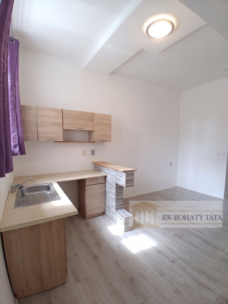 Pronájem obchodního prostoru 26 m² – fotografie 2