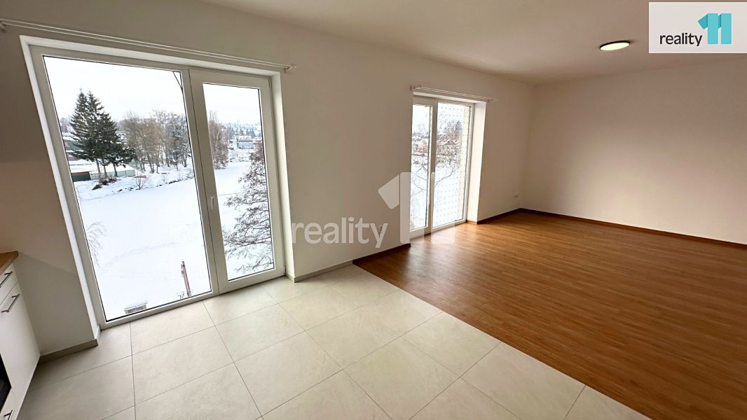 Pronájem bytu 2+kk 61 m² – fotografie 4