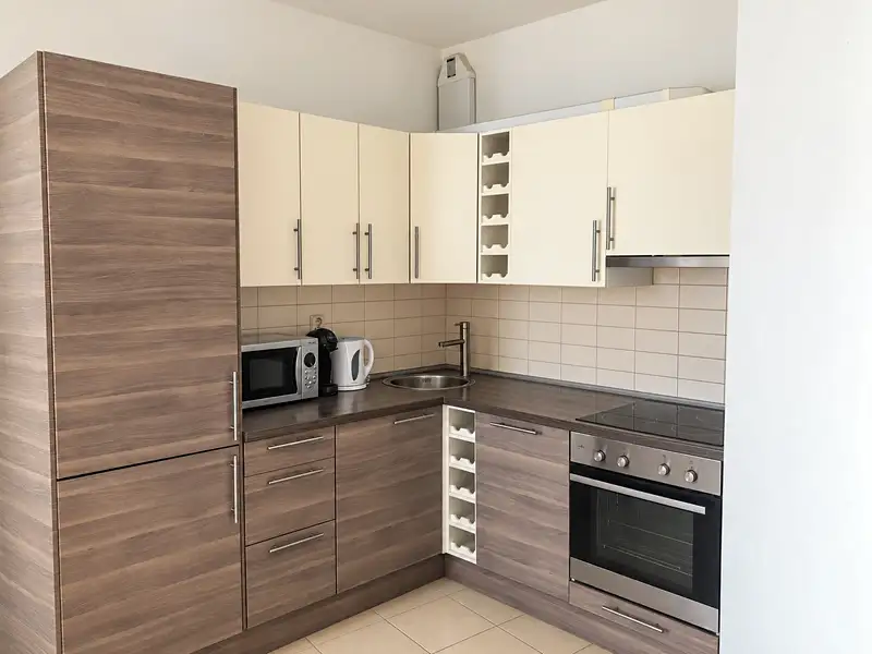 Prodej bytu 1+kk 42 m², Praha – náhled fotky 3
