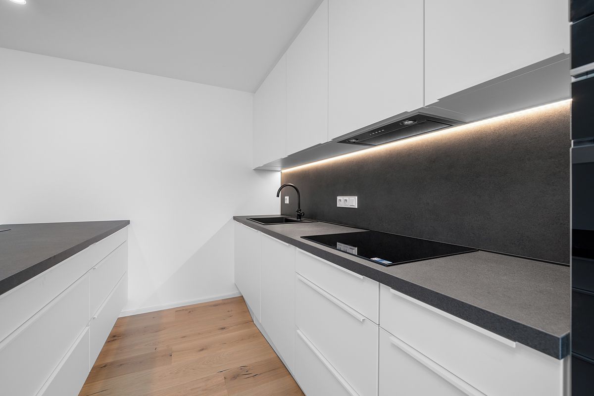 Pronájem bytu 3+kk 150 m² – fotografie 3