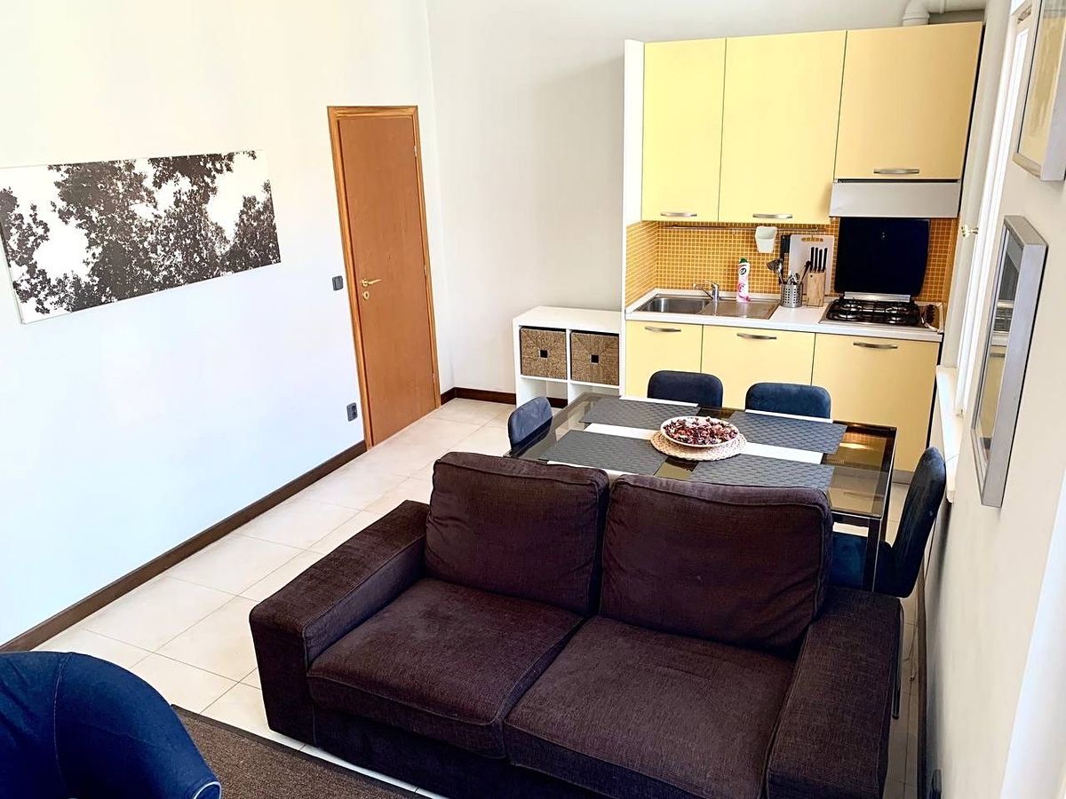 Pronájem bytu 2+kk 56 m² – fotografie 3