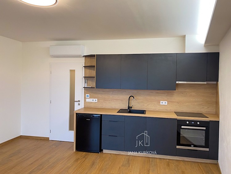 Квартира 1+kk в оренду, 30 м² (9 з 19)