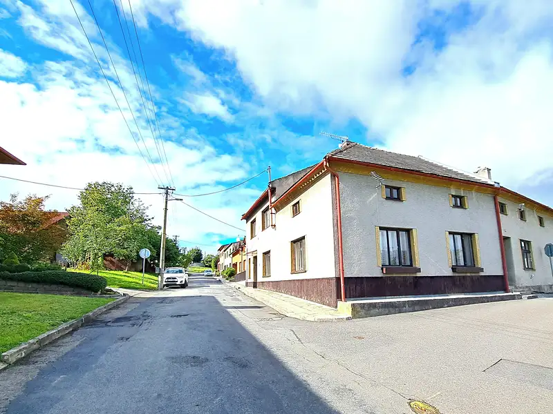 Prodej rodinného domu 300 m², pozemek 1830 m², Racková – náhled fotky 1
