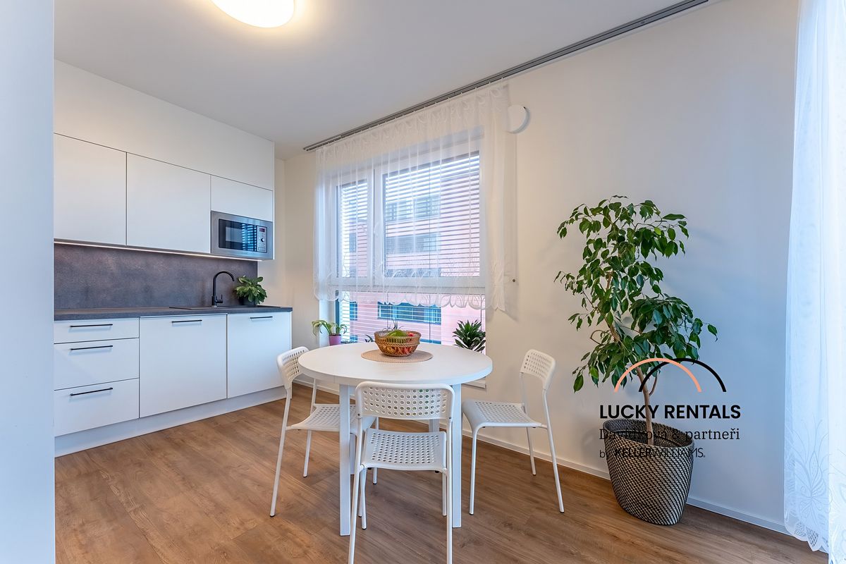 Pronájem bytu 2+kk 47 m² – fotografie 2