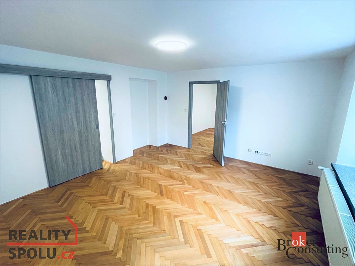 Pronájem bytu 2+1 63 m² – fotografie 3