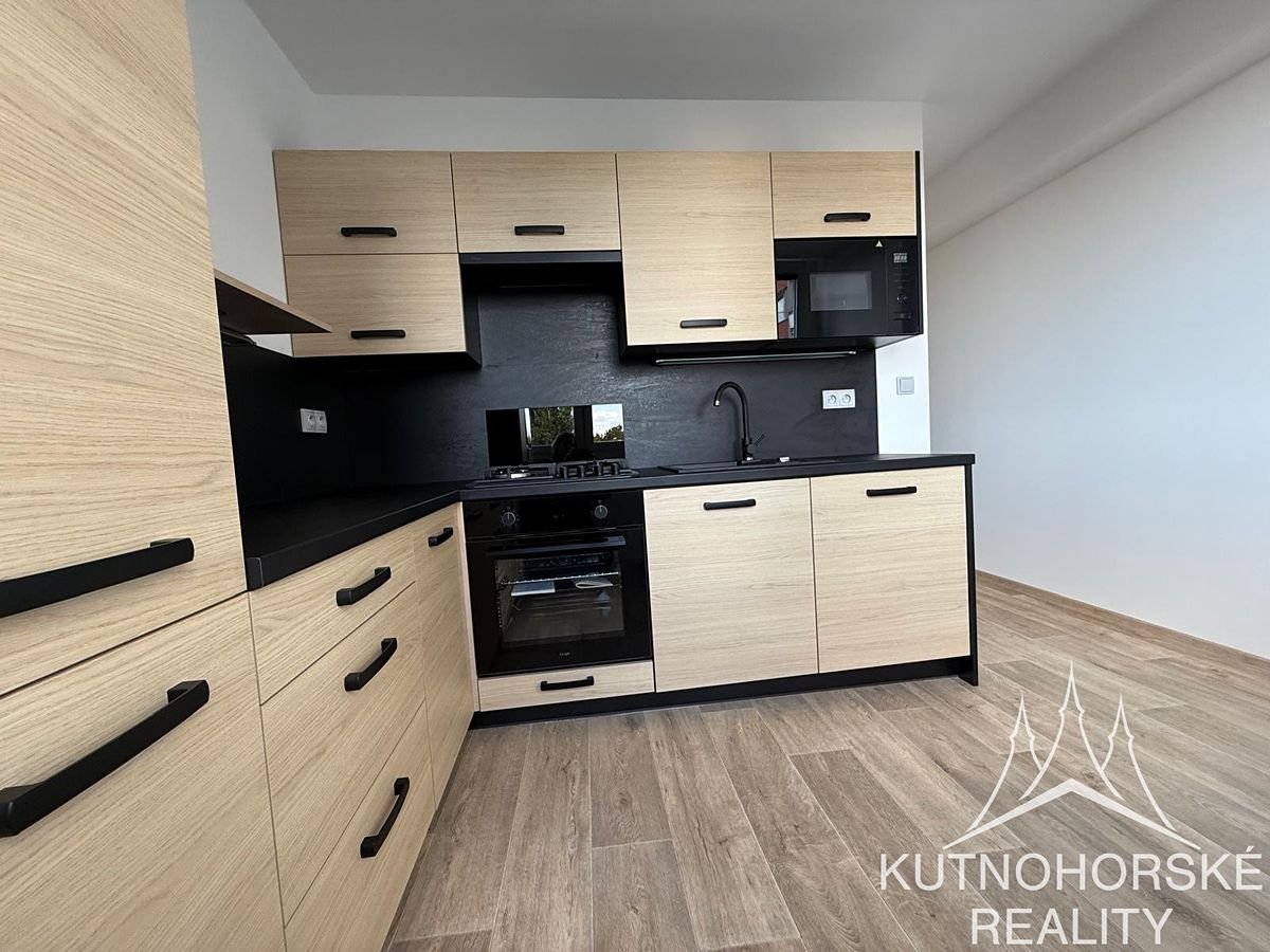 Pronájem bytu 2+1 61 m² – fotografie 5
