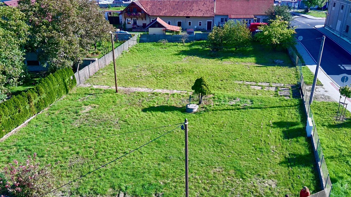 Prodej stavebního pozemku 1215 m² – fotografie 3