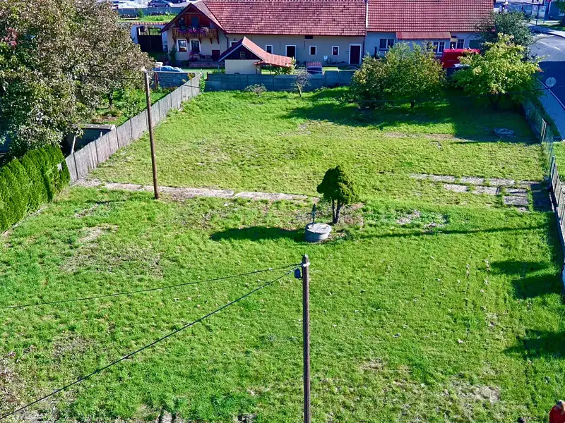 Prodej stavebního pozemku 1215 m², Chýně – náhled fotky 3
