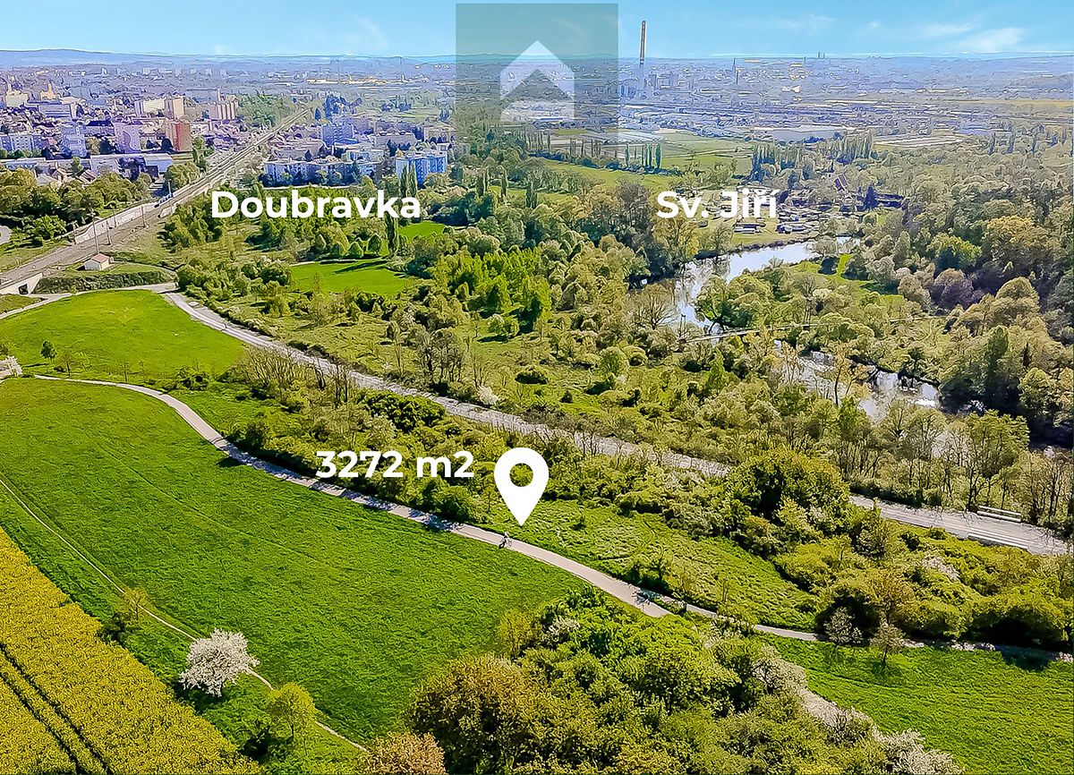 Pronájem pozemku 3272 m²