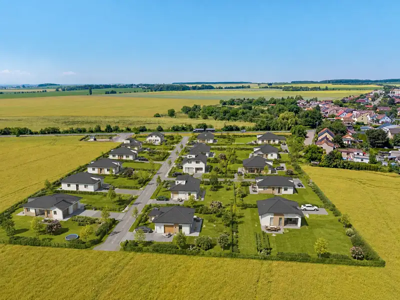 Prodej stavebního pozemku 14692 m², Stěžery – náhled fotky 2