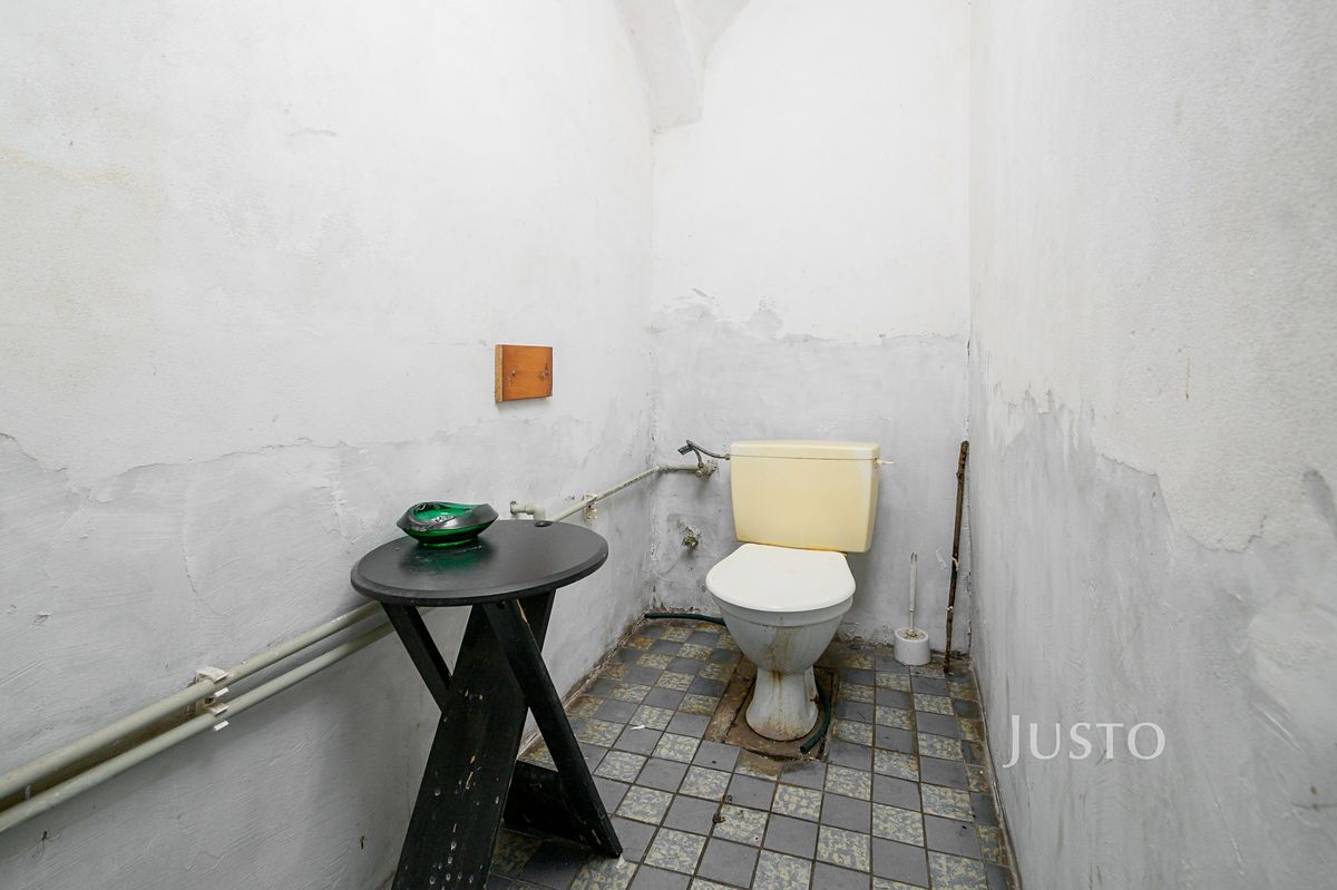 Prodej rodinného domu 230 m², pozemek 906 m² – fotografie 2