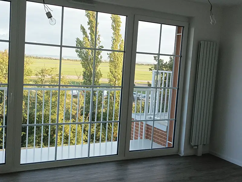 Pronájem bytu 1+kk 38 m², Praha – náhled fotky 1