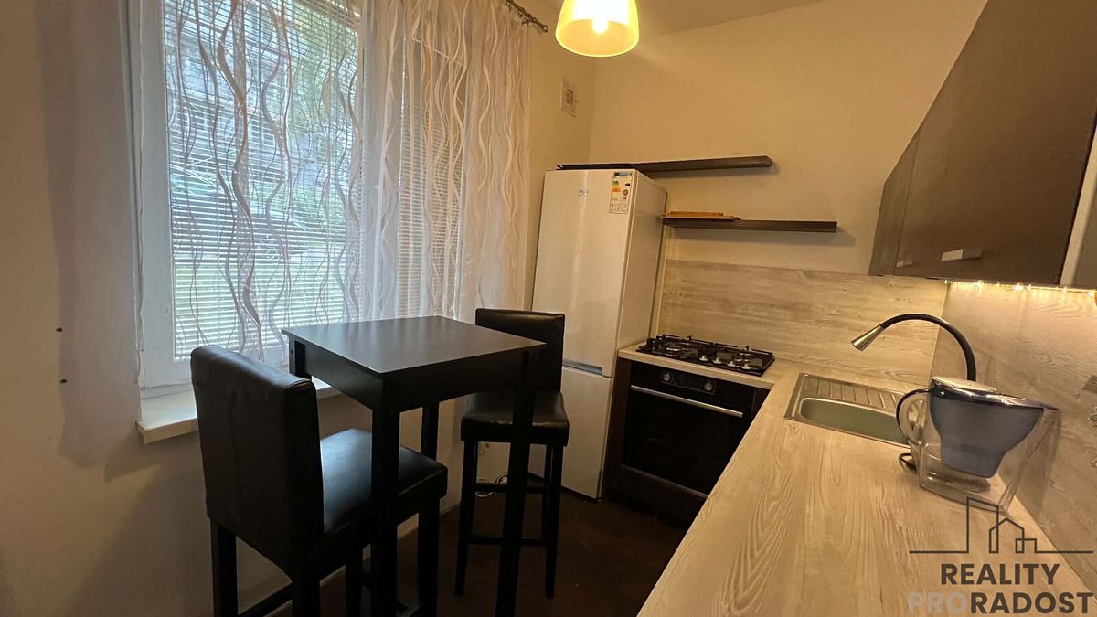 Pronájem bytu 1+1 35 m² – fotografie 2