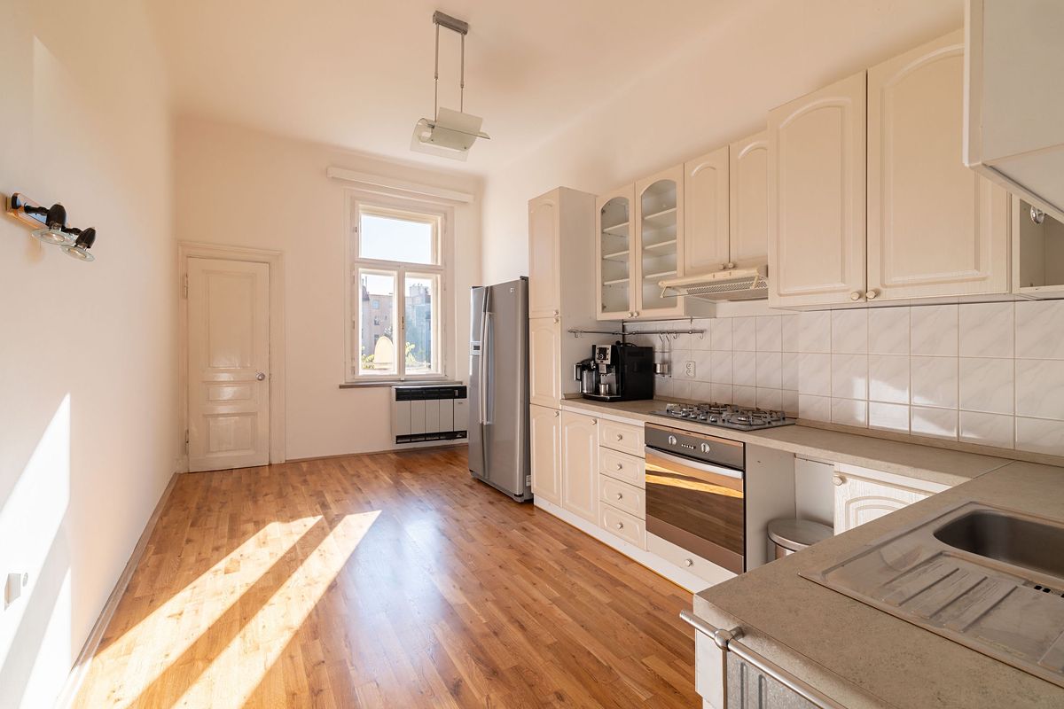 Prodej bytu 2+1 80 m² – fotografie 2