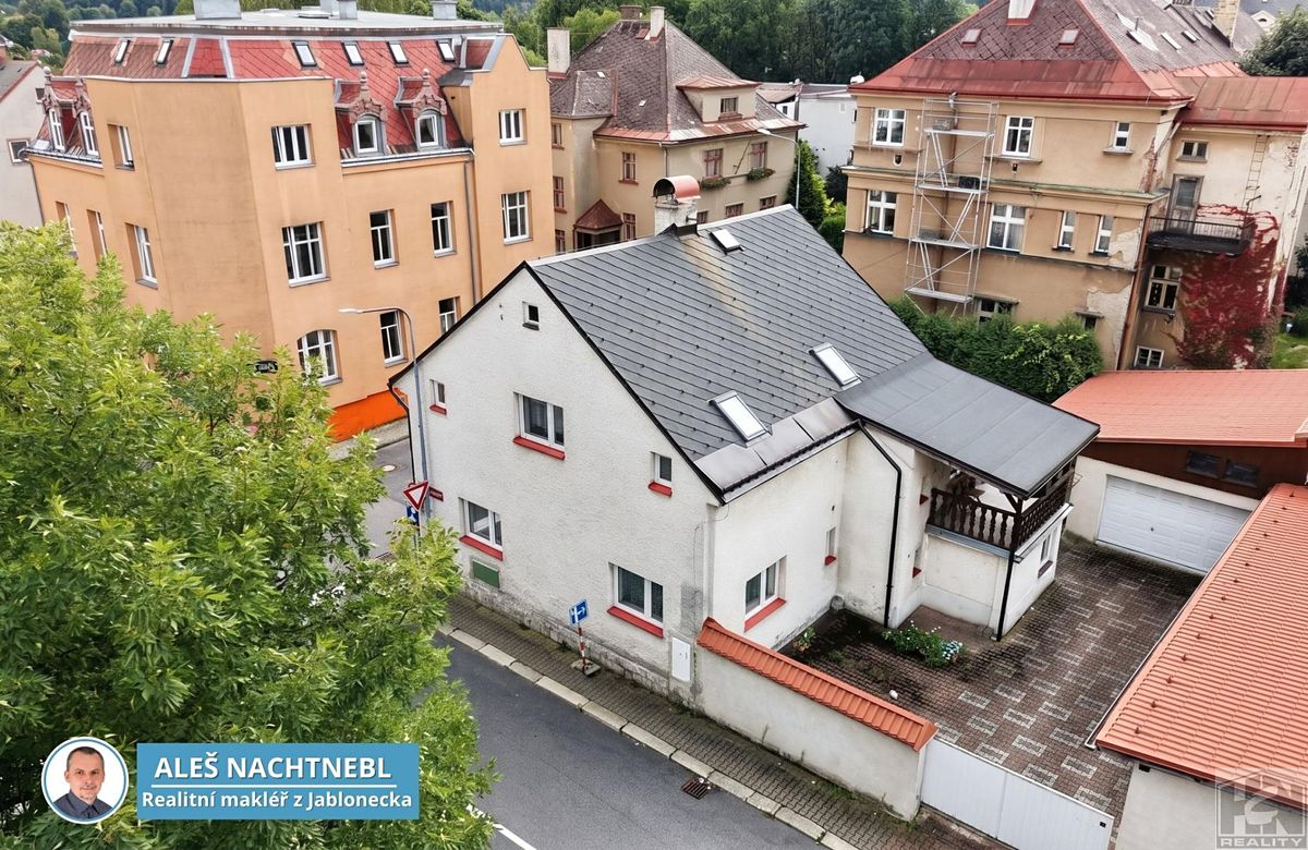 Prodej rodinného domu 330 m², pozemek 469 m²