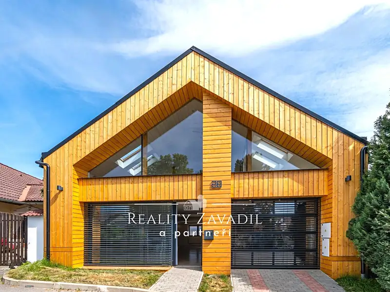 Prodej rodinného domu 190 m², pozemek 152 m², Praha – náhled fotky 3