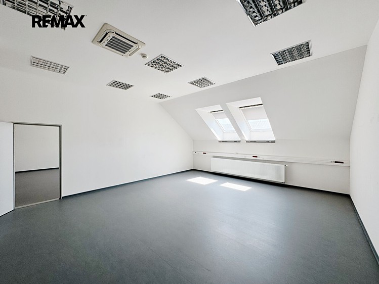 Pronájem komerčního prostoru, 40 m² (9 z 34)