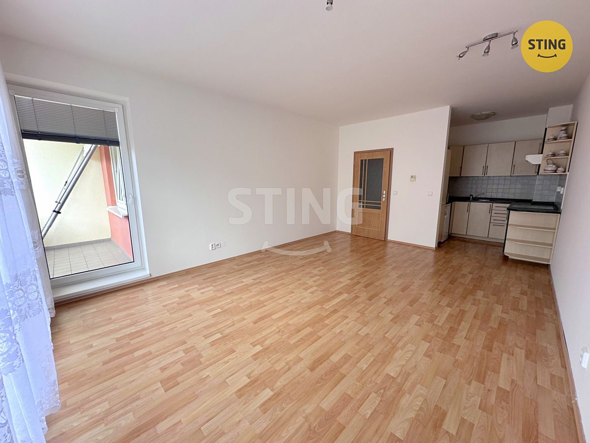 Pronájem bytu 2+kk 50 m² – fotografie 2